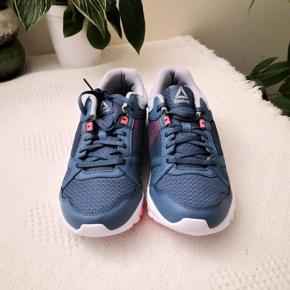 NEW‎ Reebok Sneakers Women’s Size 8 M